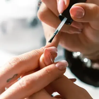 nails-oil-cat